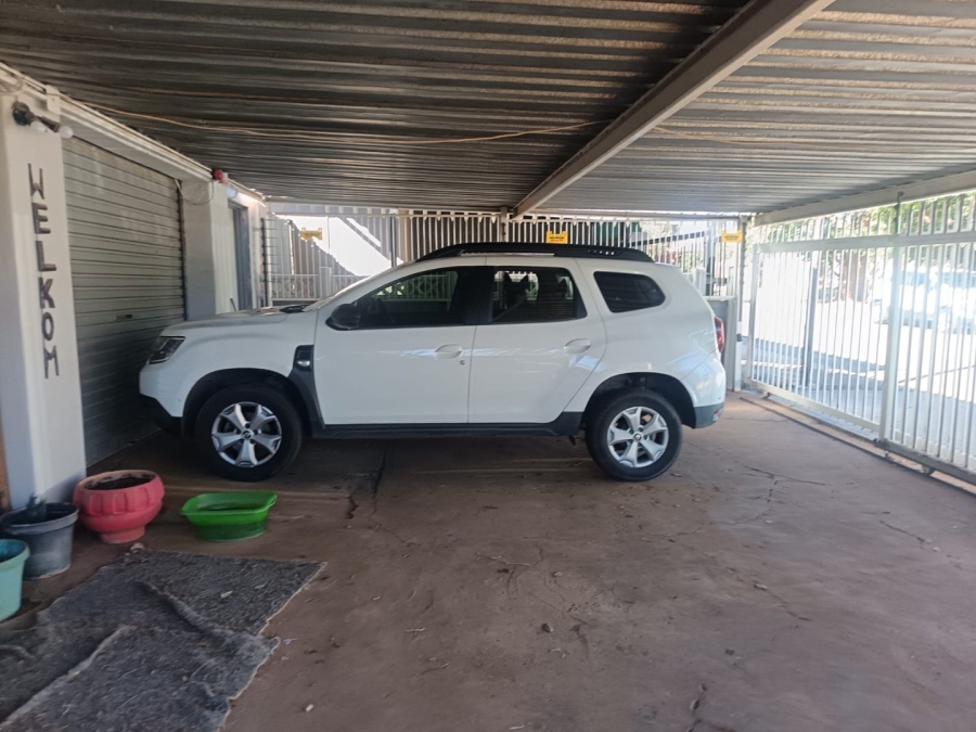 4 Bedroom Property for Sale in Heuwelsig Northern Cape
